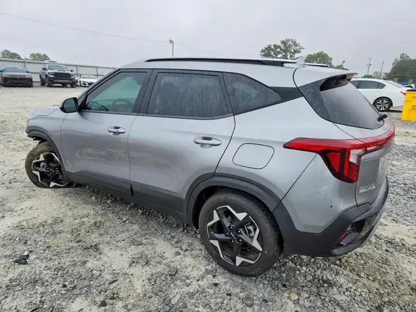 KNDEU2AA7S7717289 — 2025 Kia Seltos, фото 2 с аукциона Copart, Передняя часть