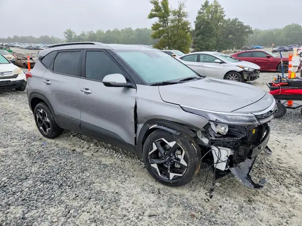 KNDEU2AA7S7717289 — 2025 Kia Seltos, фото 4 с аукциона Copart, Передняя часть