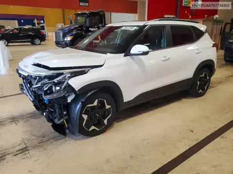 KNDERCAA7S7754303 — 2025 Kia Seltos, Передняя часть, фото до ремонта