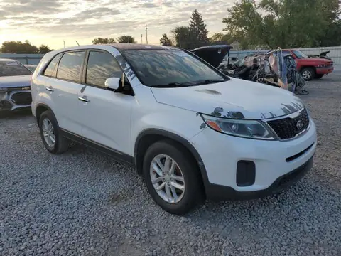 2015 KIA SORENTO LX VIN 5XYKT3A60FG635985 фото 4