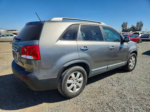 2011 KIA SORENTO VIN 5XYKT4A1XBG076935 фото 3