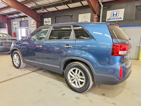 2014 KIA Sorento VIN 5XYKT3A60EG528787 фото 2