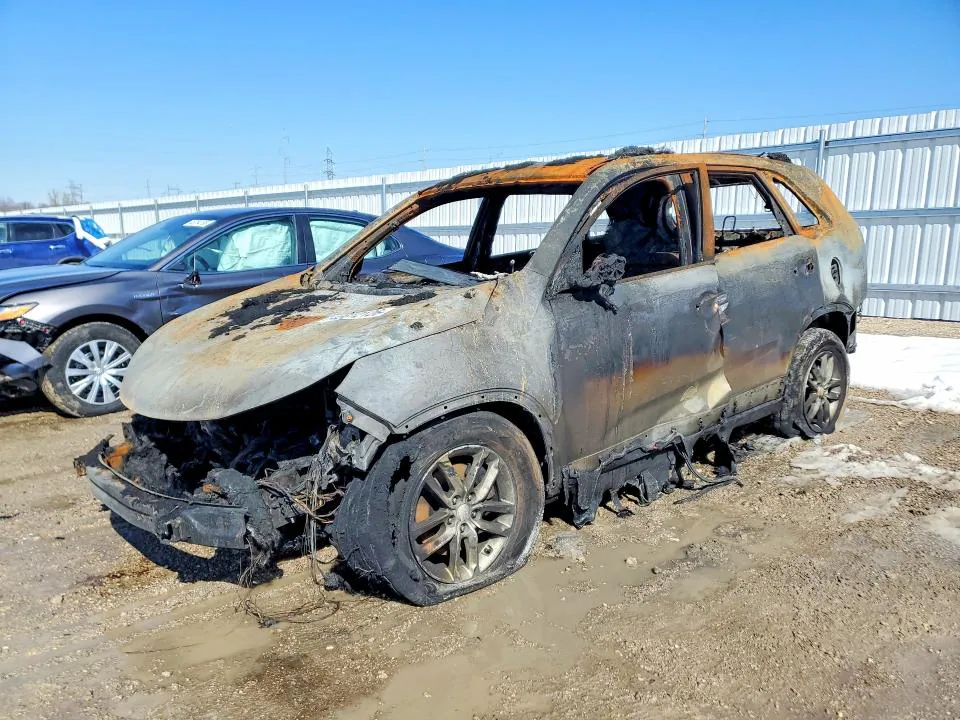 2015 KIA Sorento VIN 5XYKT3A66FG598280 фото 1