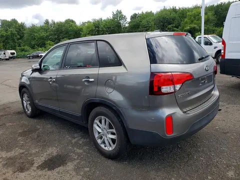 2015 KIA Sorento VIN 5XYKTCA60FG636117 фото 2