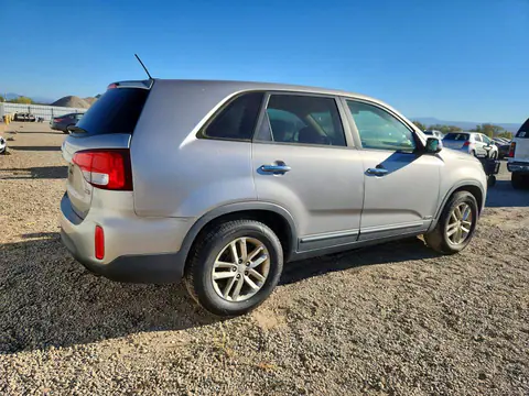2015 KIA Sorento VIN 5XYKTCA60FG653726 фото 3