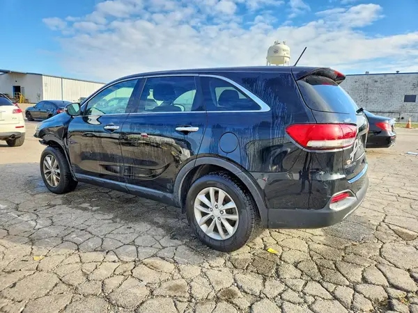 5XYPG4A39GG171635 — 2016 Kia Sorento, фото 2 с аукциона Copart, Передняя часть
