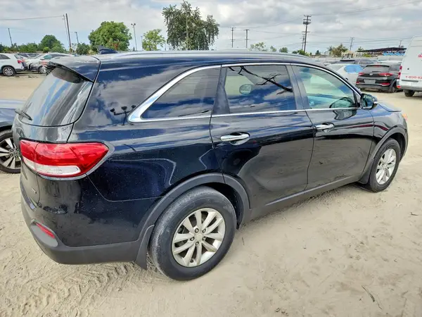 5XYPG4A35GG140785 — 2016 Kia Sorento, фото 3 с аукциона Copart 28.09.2026, Мелкие вмятины и царапины