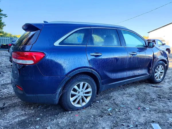 5XYPGDA30GG036916 — 2016 Kia Sorento, фото 3 с аукциона Copart, Боковая часть