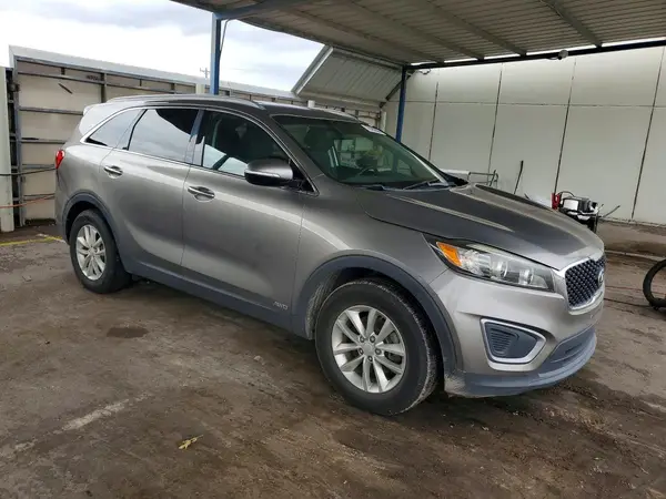 5XYPGDA32GG045195 — 2016 Kia Sorento, фото 4 с аукциона Copart, Мелкие вмятины и царапины