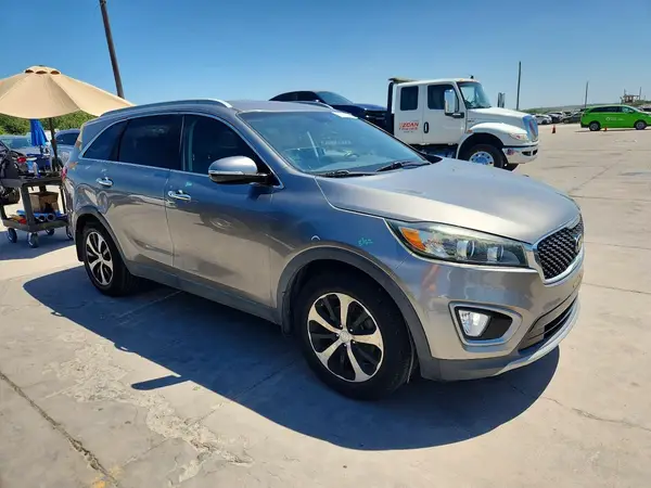 5XYPH4A56HG289142 — 2017 Kia Sorento, фото 4 с аукциона Copart 01.10.2026, Повреждения со всех сторон