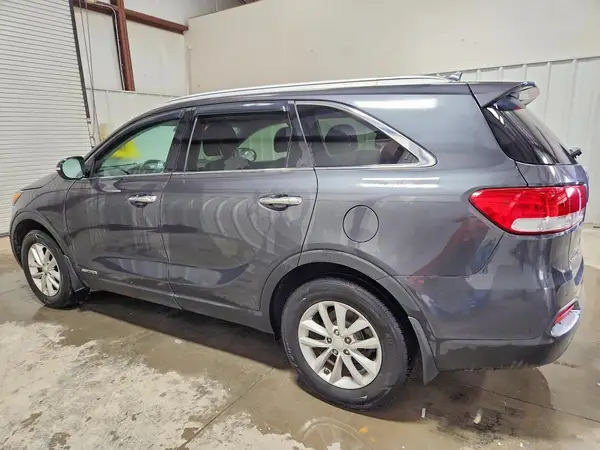 5XYPGDA57HG306968 — 2017 Kia Sorento, фото 2 с аукциона Copart 29.09.2026, Механические повреждения