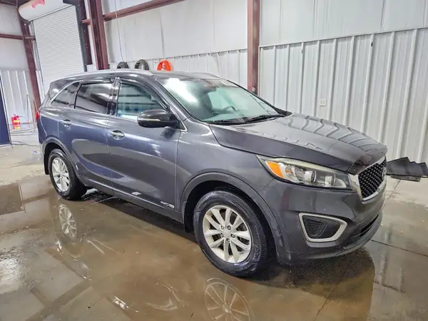 5XYPGDA57HG306968 — 2017 Kia Sorento, фото 4 с аукциона Copart 29.09.2026, Механические повреждения
