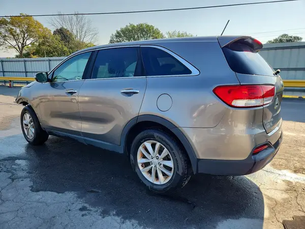 5XYPG4A33HG246850 — 2017 Kia Sorento, фото 2 с аукциона Copart 12.10.2026, Передняя часть