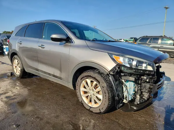 5XYPG4A33HG246850 — 2017 Kia Sorento, фото 4 с аукциона Copart 12.10.2026, Передняя часть