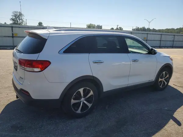 5XYPHDA51HG323763 — 2017 Kia Sorento, фото 3 с аукциона Copart, Передняя часть