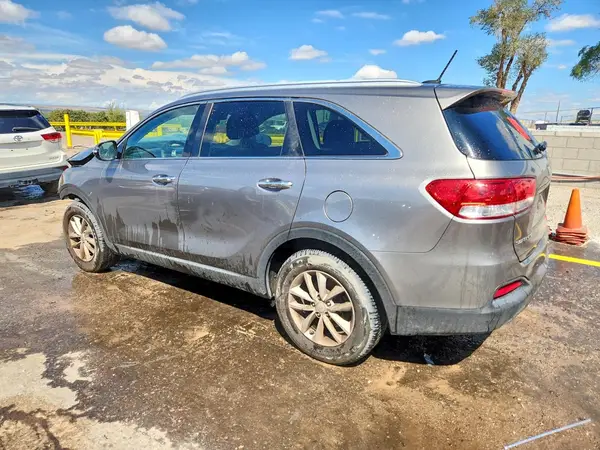 5XYPG4A3XHG282616 — 2017 Kia Sorento, фото 2 с аукциона Copart, Передняя часть