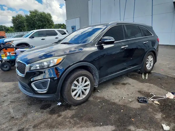 5XYPG4A39HG188842 — 2017 Kia Sorento, Задняя часть (Rear End), фото до ремонта