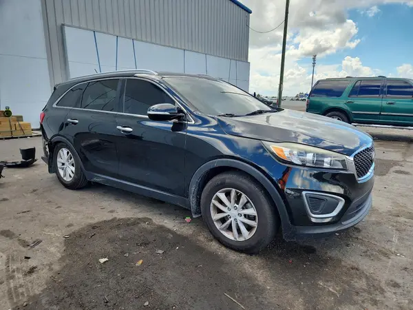 5XYPG4A39HG188842 — 2017 Kia Sorento, фото 4 с аукциона Copart, Задняя часть