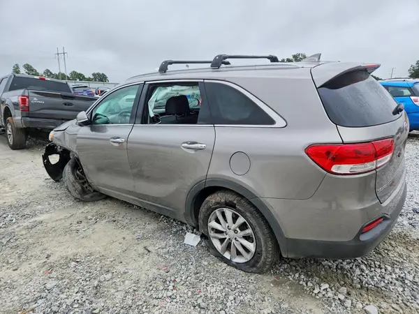 5XYPGDA39HG293834 — 2017 Kia Sorento, фото 2 с аукциона Copart, Передняя часть