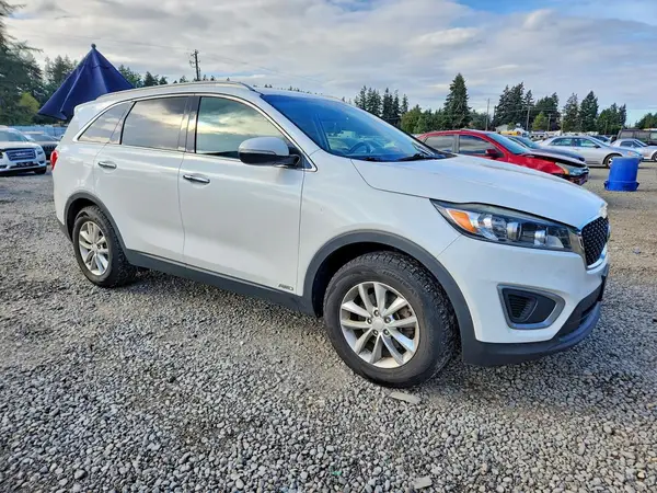 5XYPGDA39HG298869 — 2017 Kia Sorento, фото 4 с аукциона Copart, Передняя часть