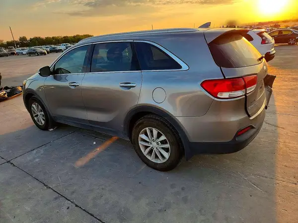 5XYPG4A33JG346033 — 2018 Kia Sorento, фото 2 с аукциона Copart 12.10.2026, Задняя часть