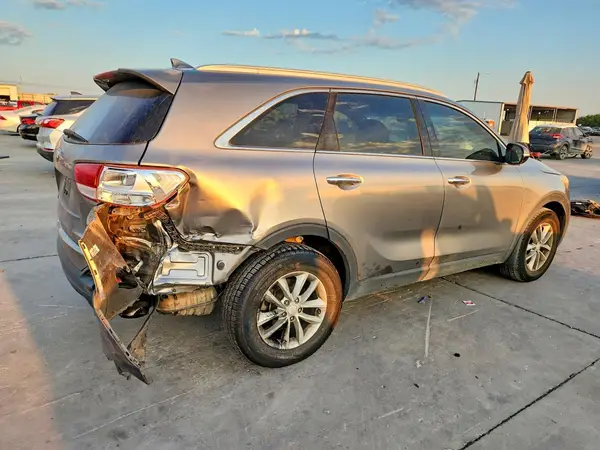 5XYPG4A33JG346033 — 2018 Kia Sorento, фото 3 с аукциона Copart 12.10.2026, Задняя часть