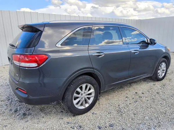 5XYPG4A38JG400930 — 2018 Kia Sorento, фото 3 с аукциона Copart 05.10.2026, Механические повреждения