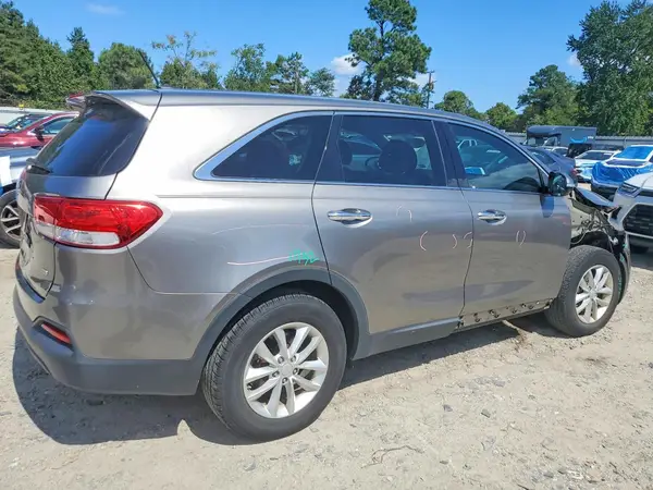 5XYPG4A3XJG411668 — 2018 Kia Sorento, фото 3 с аукциона Copart 13.10.2026, Передняя часть