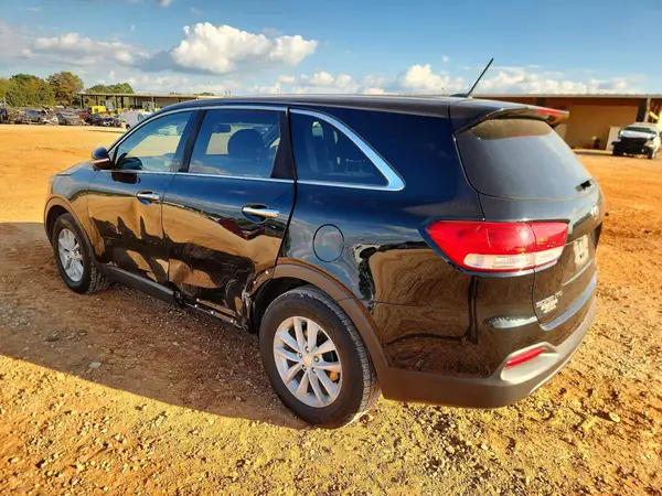 5XYPG4A38JG426928 — 2018 Kia Sorento, фото 2 с аукциона Copart, Боковая часть