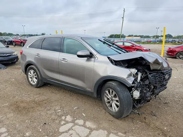 5XYPGDA39KG480854 — 2019 Kia Sorento, фото 4 с аукциона Copart, Передняя часть