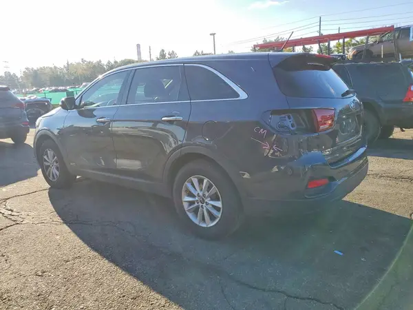 5XYPGDA32KG528937 — 2019 Kia Sorento, фото 2 с аукциона Copart 13.10.2026, Боковая часть