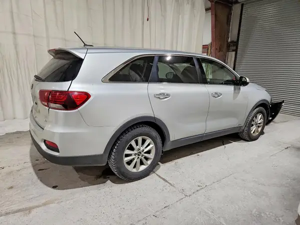 5XYPGDA57KG572756 — 2019 Kia Sorento, фото 3 с аукциона Copart 05.10.2026, Передняя часть