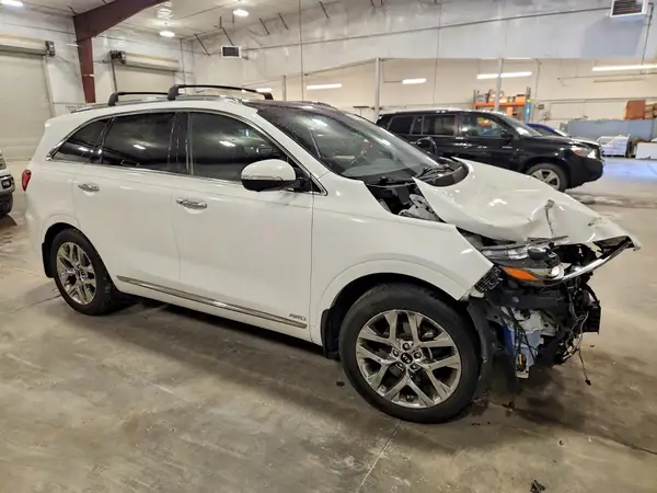 5XYPKDA50KG527673 — 2019 Kia Sorento, фото 4 с аукциона Copart, Передняя часть