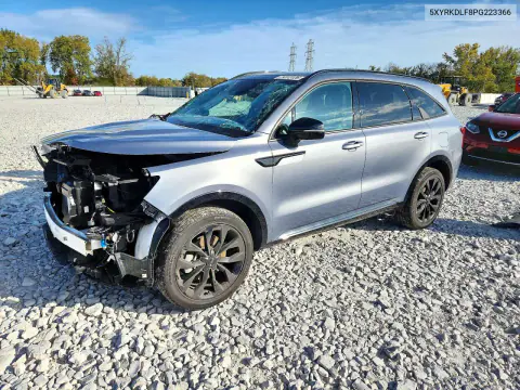 5XYRKDLF8PG223366 — 2023 Kia Sorento, Передняя часть, фото до ремонта