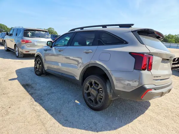 5XYRKDJF3SG388981 — 2025 Kia Sorento, фото 2 с аукциона Copart, Передняя часть