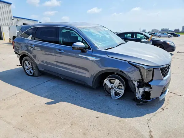 5XYRG4JC5SG374555 — 2025 Kia Sorento, фото 4 с аукциона Copart, Передняя часть