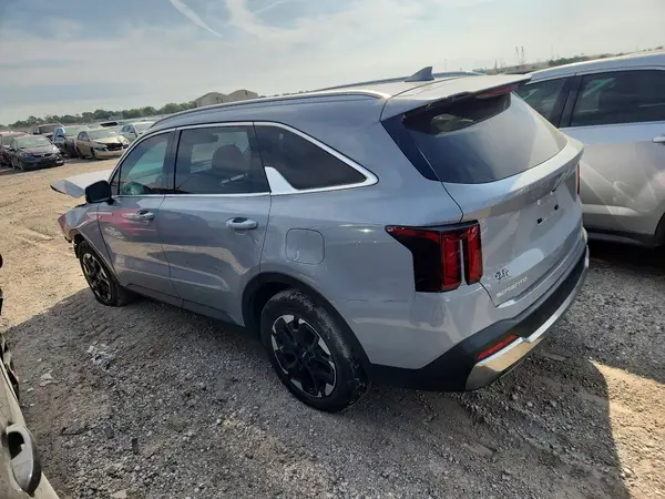 5XYRL4JC6SG351085 — 2025 Kia Sorento, фото 2 с аукциона Copart, Передняя часть