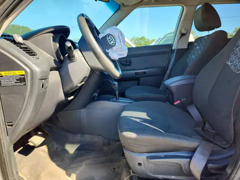 KNDJT2A27A7035456 — 2010 Kia Soul, фото 7 с аукциона Copart, Передняя часть