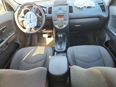 KNDJT2A27A7035456 — 2010 Kia Soul, фото 8 с аукциона Copart, Передняя часть