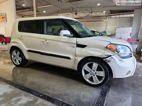 KNDJT2A2XB7715613 — 2011 Kia Soul, фото 4 с аукциона Copart, Боковая часть