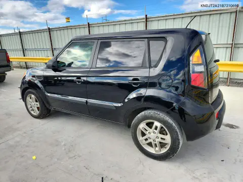 2011 Kia Soul + VIN KNDJT2A21B7210690 фото 2