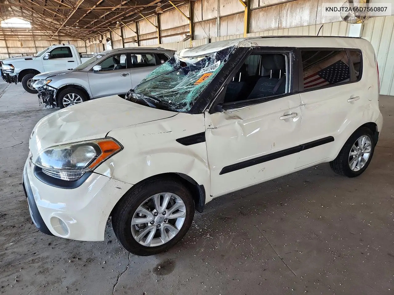 2013 Kia Soul + VIN KNDJT2A66D7560807 фото 1
