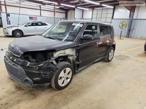 KNDJN2A25F7788839 — 2015 Kia Soul, Передняя часть, фото до ремонта