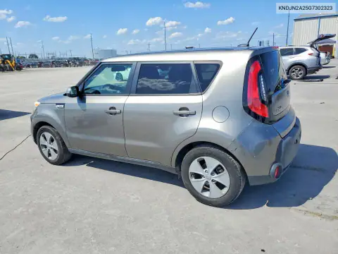 KNDJN2A25G7302323 — 2016 Kia Soul, фото 2 с аукциона Copart, Передняя часть