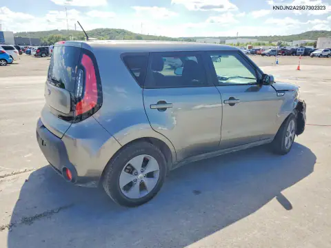 KNDJN2A25G7302323 — 2016 Kia Soul, фото 3 с аукциона Copart, Передняя часть