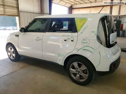 KNDJN2A25H7424990 — 2017 Kia Soul, фото 2 с аукциона Copart, Передняя часть
