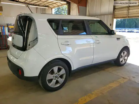 KNDJN2A25H7424990 — 2017 Kia Soul, фото 3 с аукциона Copart, Передняя часть