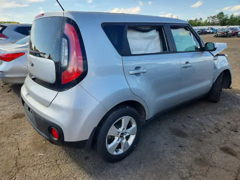 2018 KIA SOUL VIN KNDJN2A25J7546402 фото 4