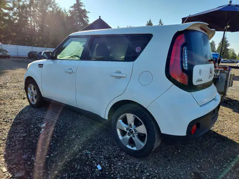 2018 KIA Soul VIN KNDJN2A24J7598071 фото 2