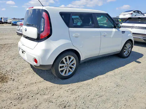 2018 KIA Soul VIN KNDJP3A58J7528034 фото 3